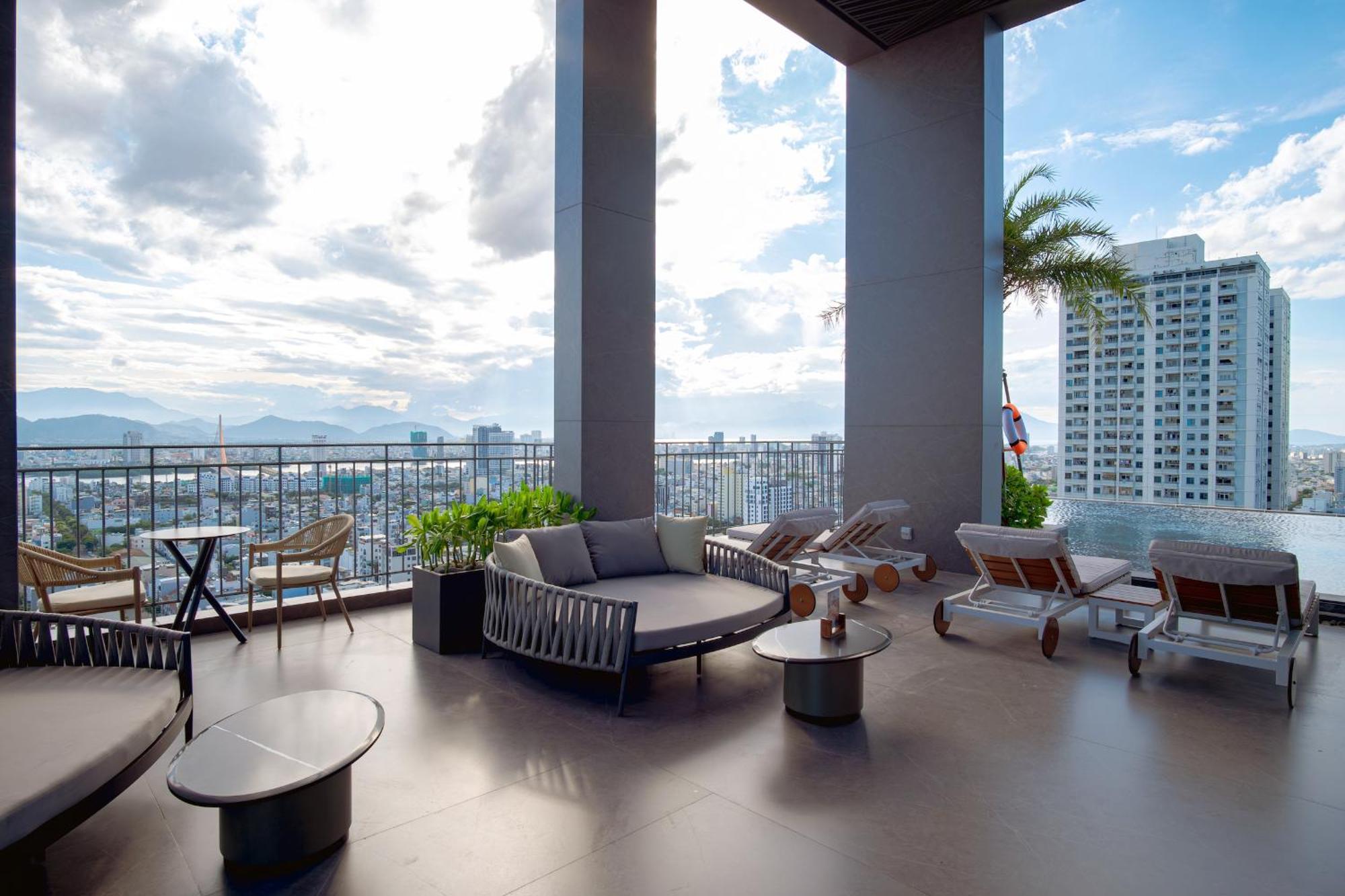 M Hotel Danang Eksteriør billede The Sky Bar