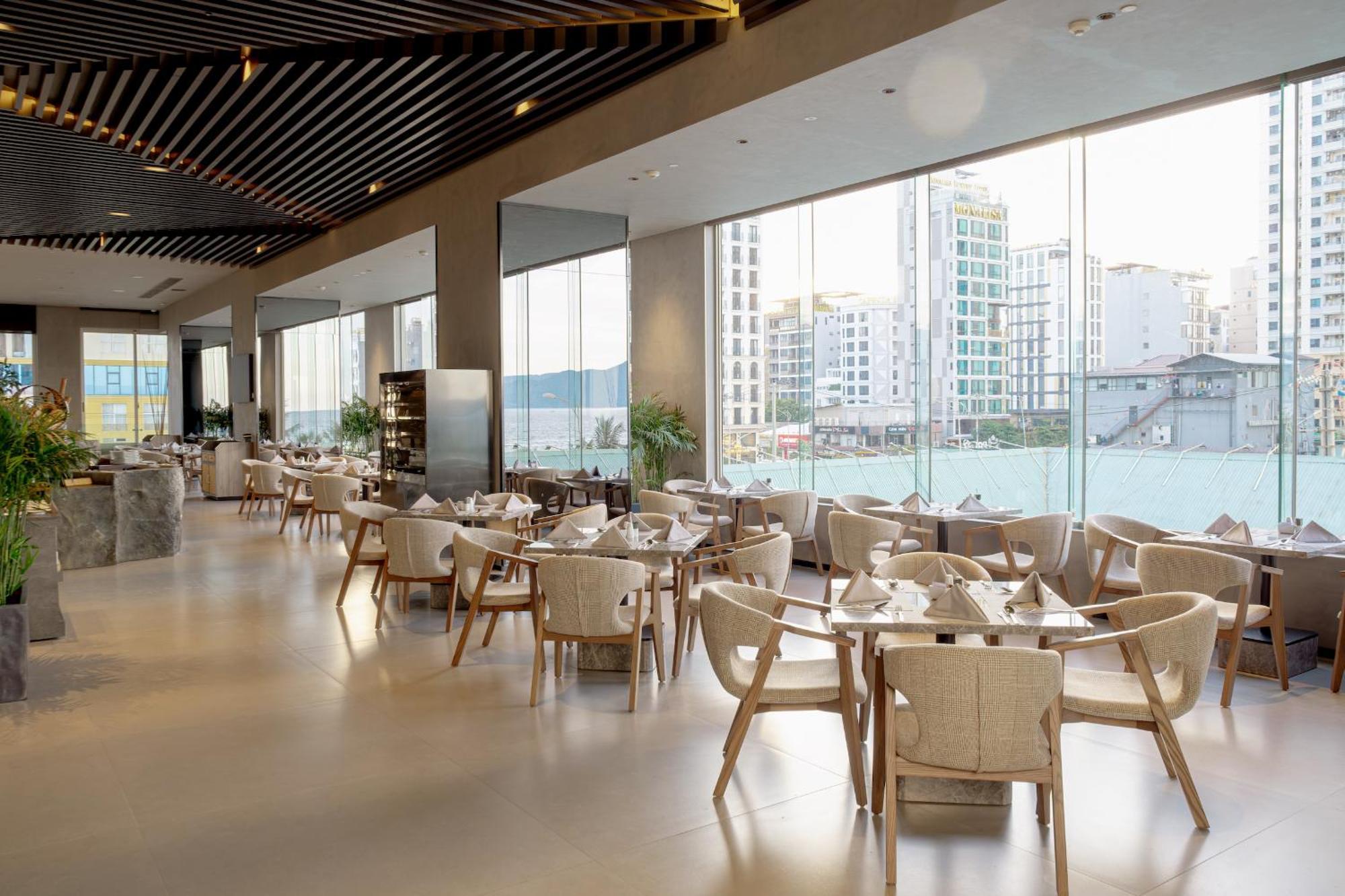 M Hotel Danang Eksteriør billede The restaurant